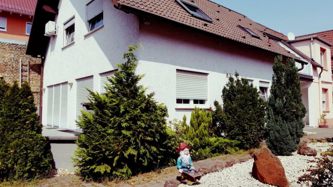 White House 'Privatzimmer' Mannheim Exterior photo